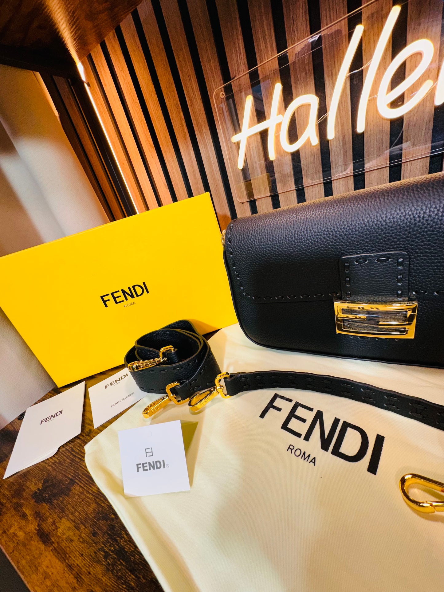 BAGUETTE BAG FENDI