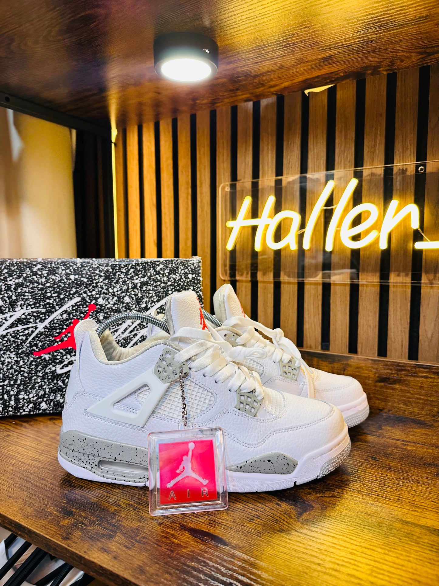 AIR JORDAN