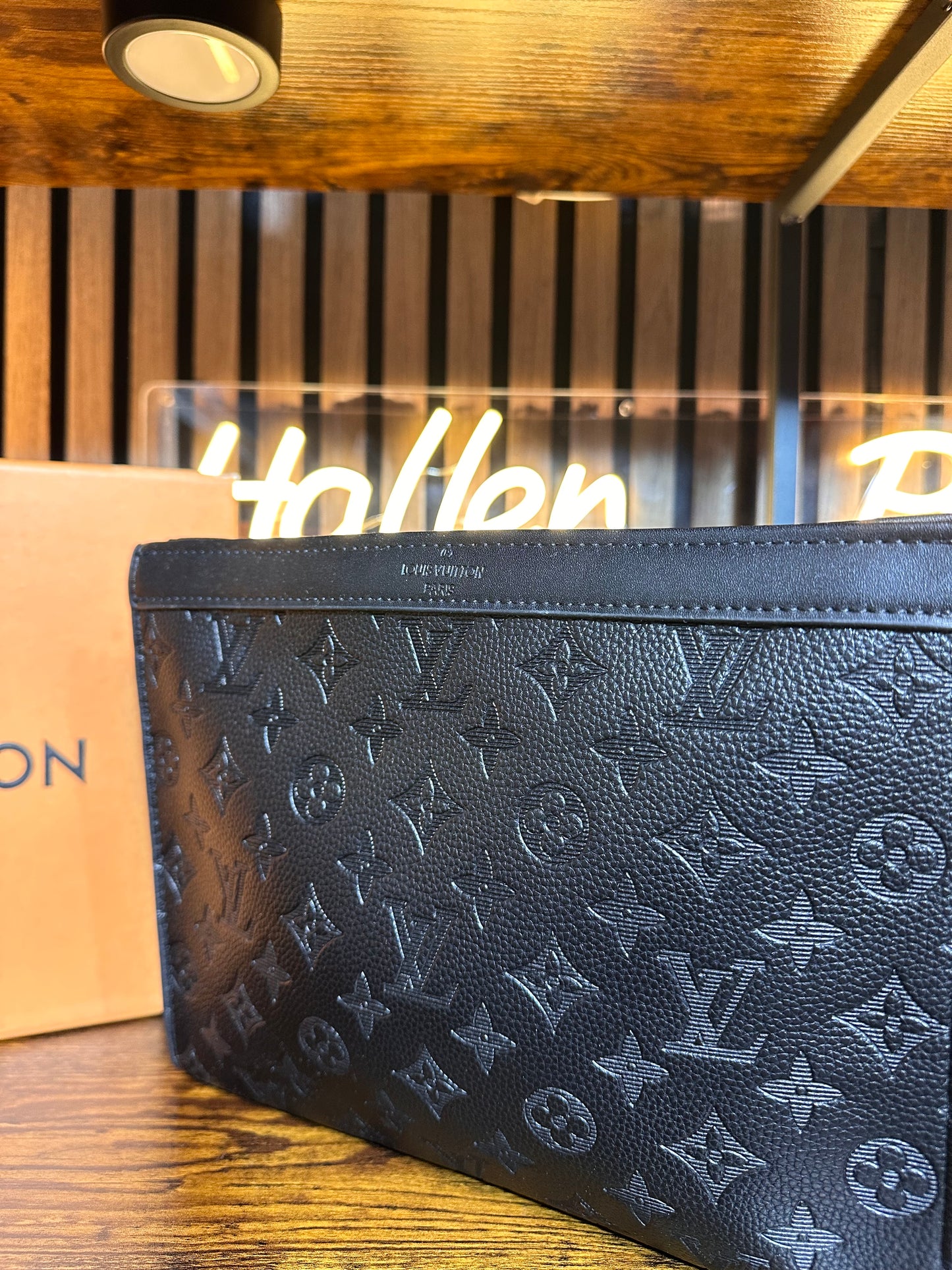 CROSSBODY BAGS Louis Vuitton
