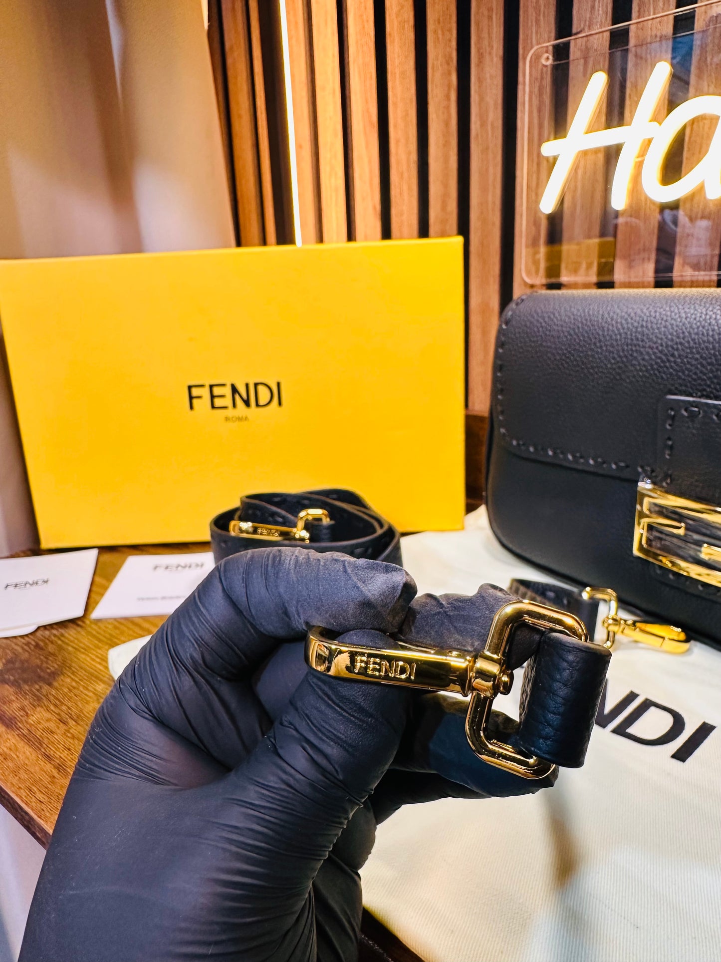 BAGUETTE BAG FENDI