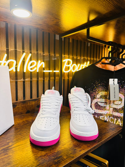 NIKE AIR FORCE white/pink
