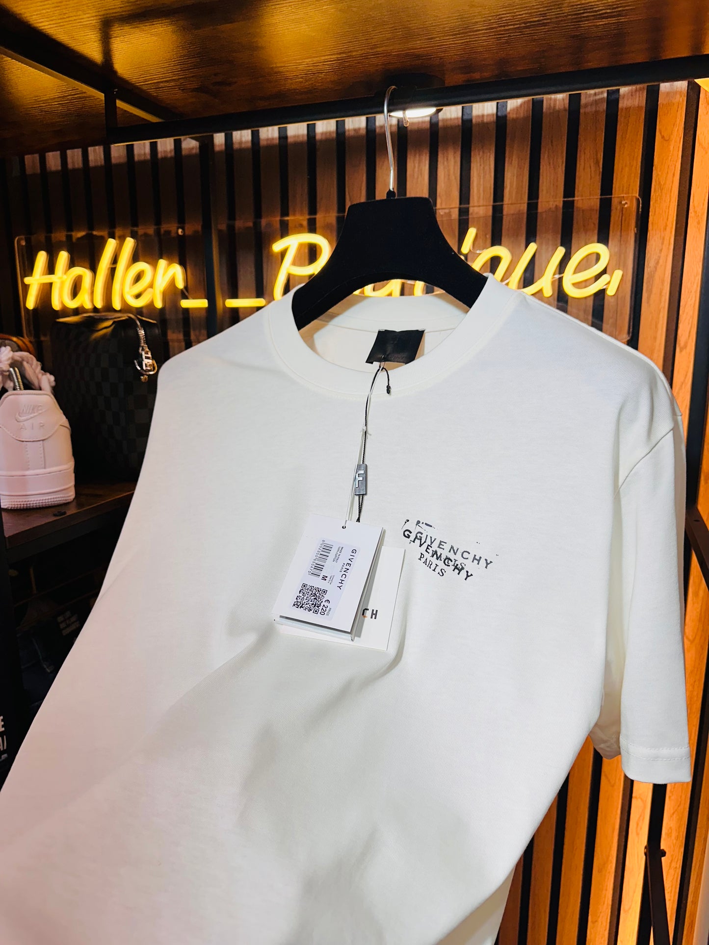 T-SHIRT GIVENCHY