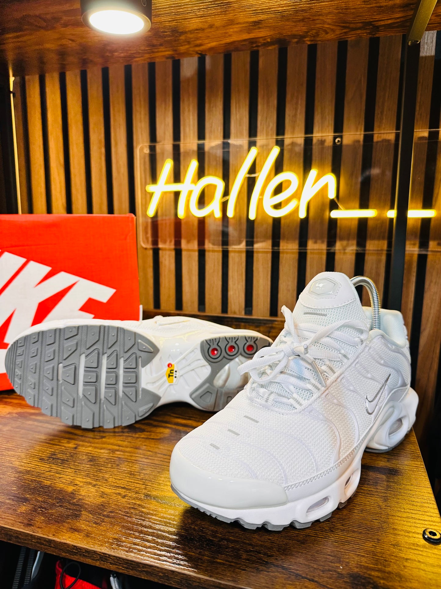 NIKE TN full white