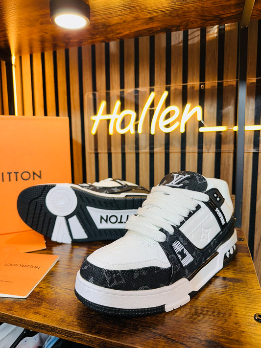 LOUIS VUITTON TRAINER white/ black