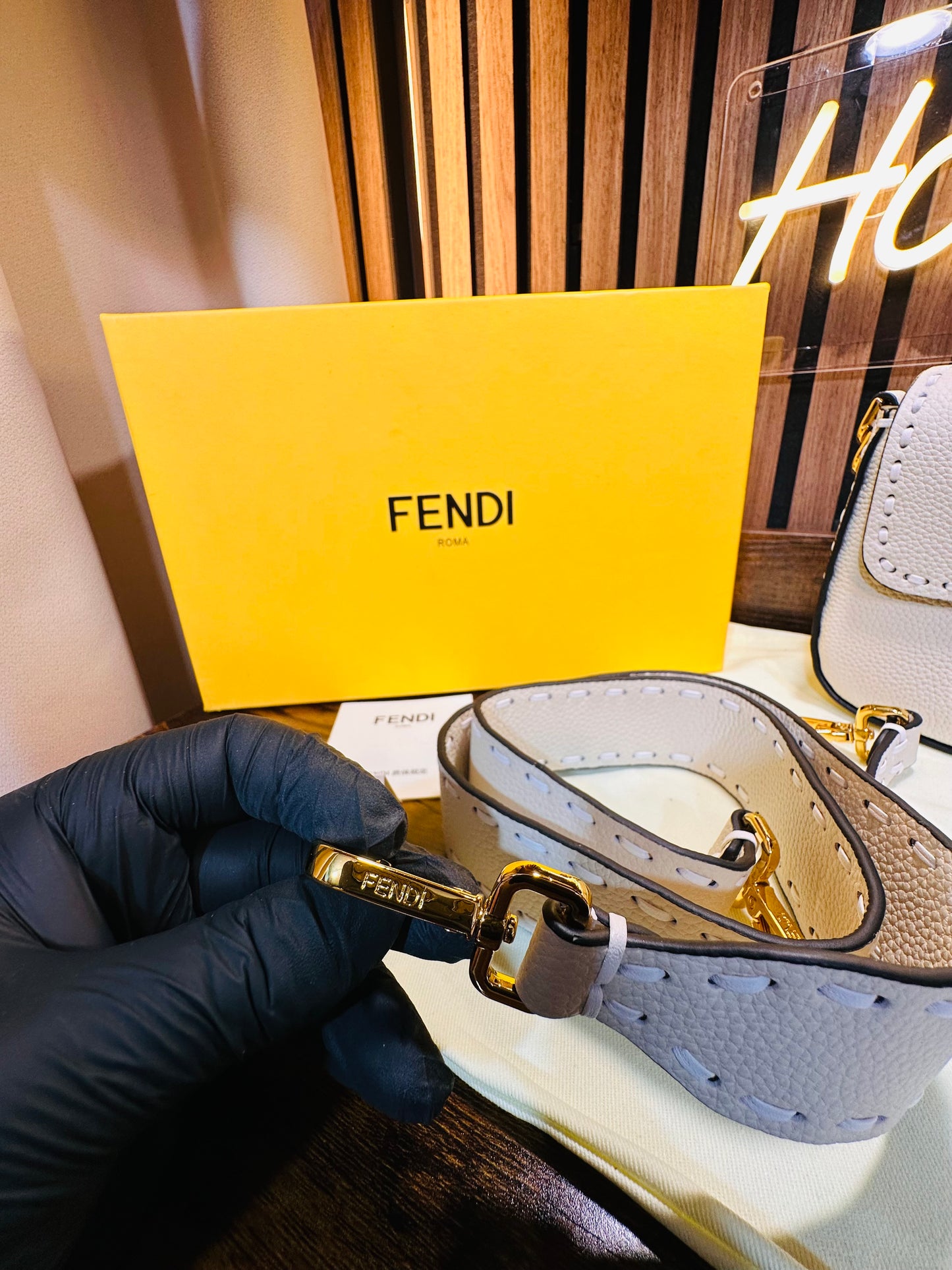 BAGUETTE BAG FENDI