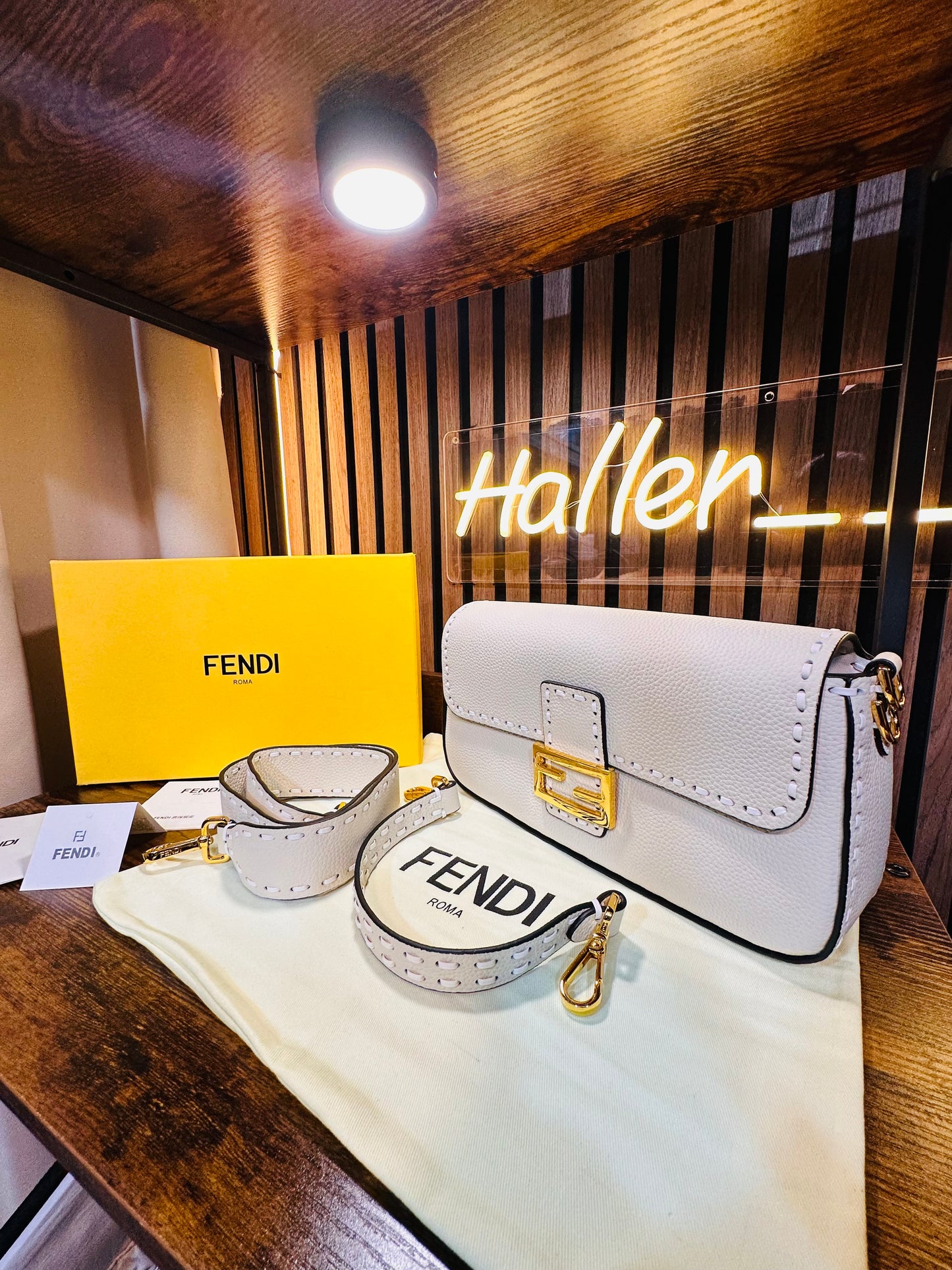 BAGUETTE BAG FENDI