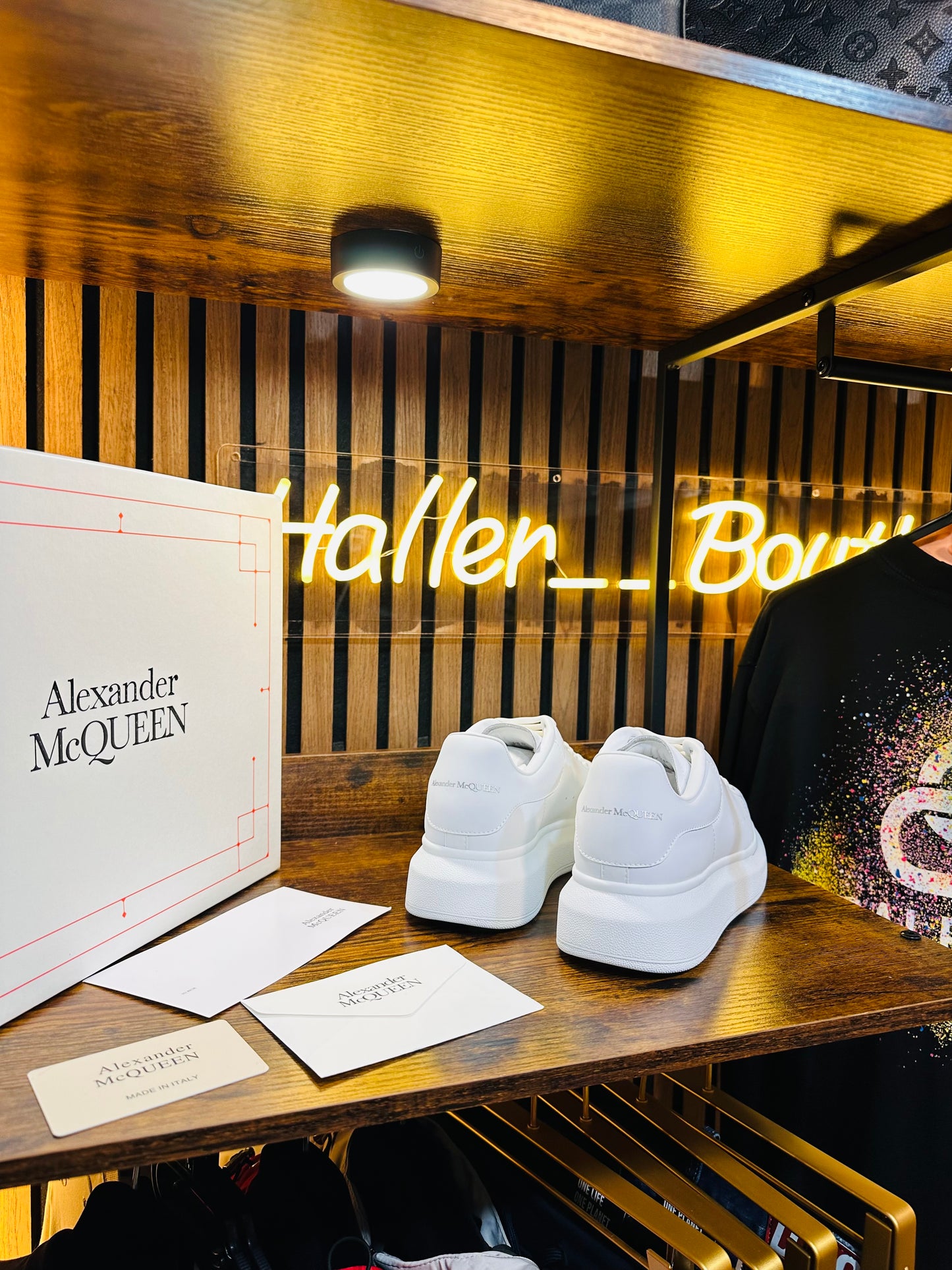 ALEXANDER MQUEEN Classic white
