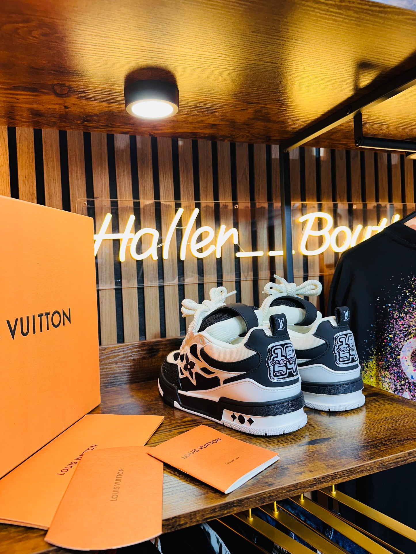 LOUIS VUITTON SKETE black/white