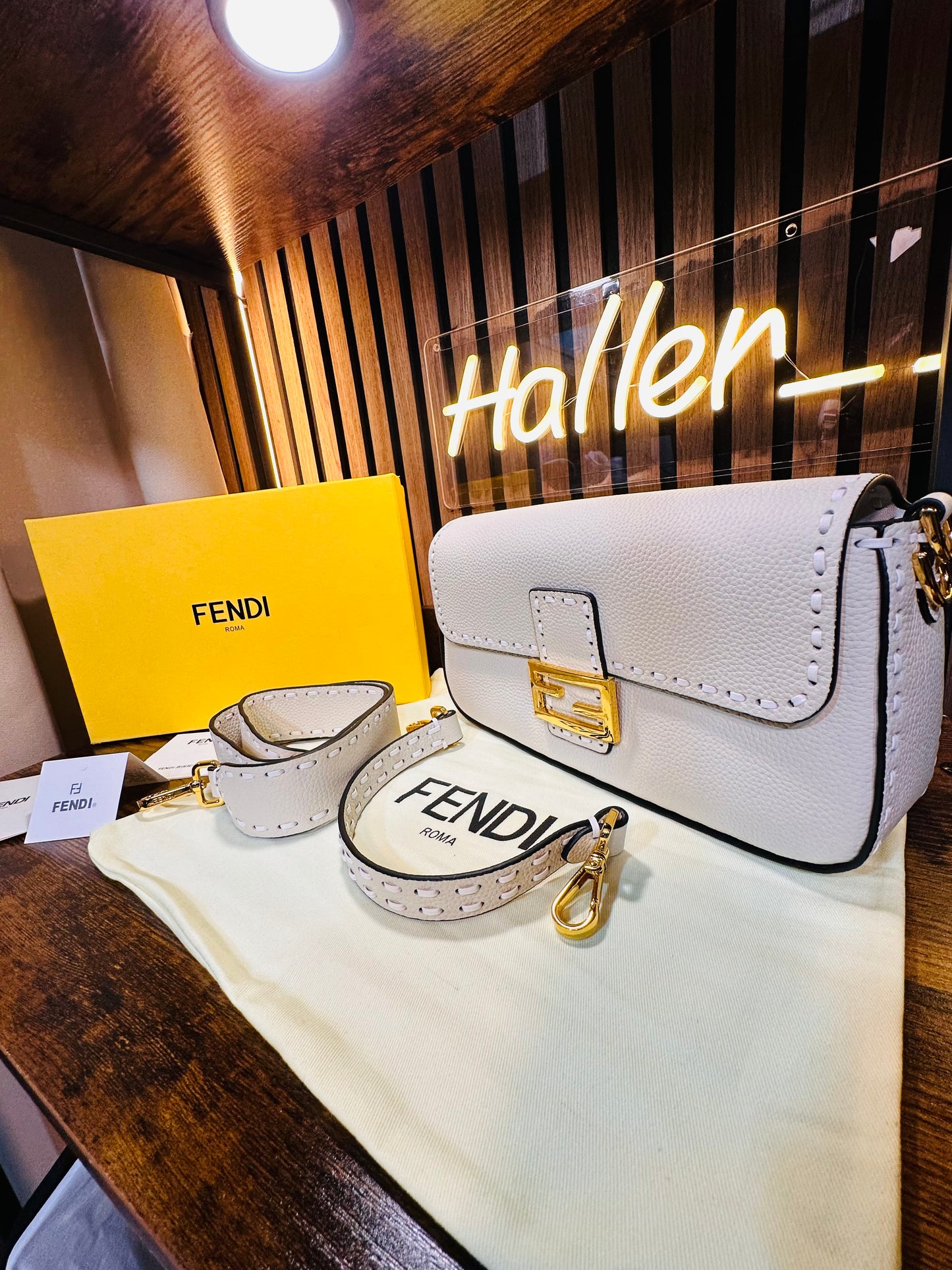 BAGUETTE BAG FENDI
