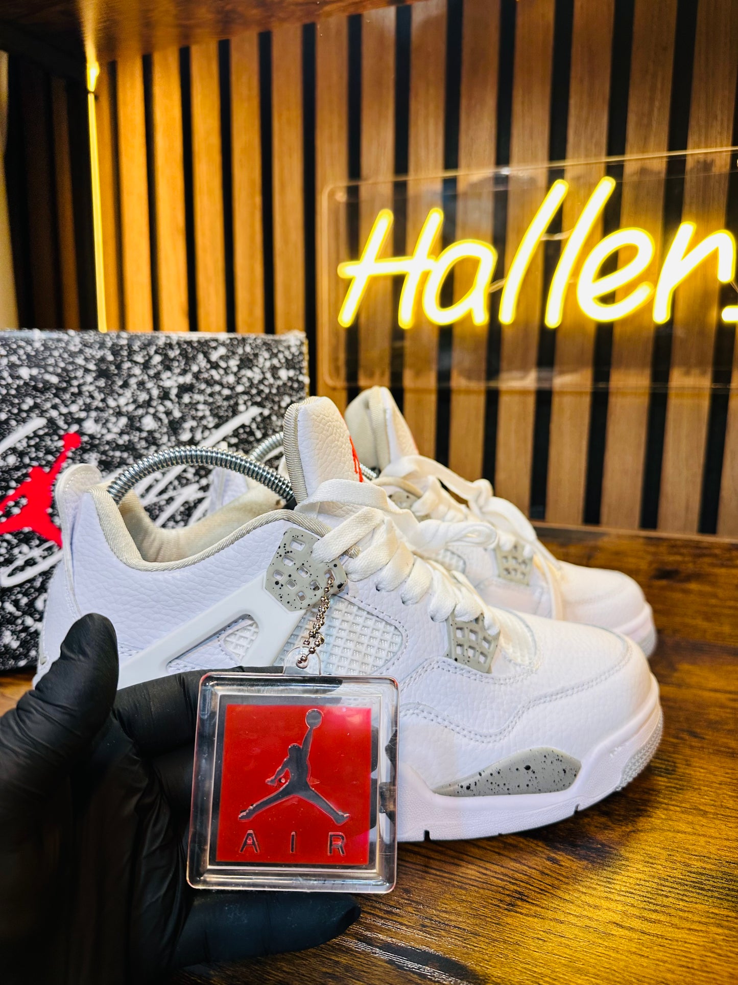 AIR JORDAN