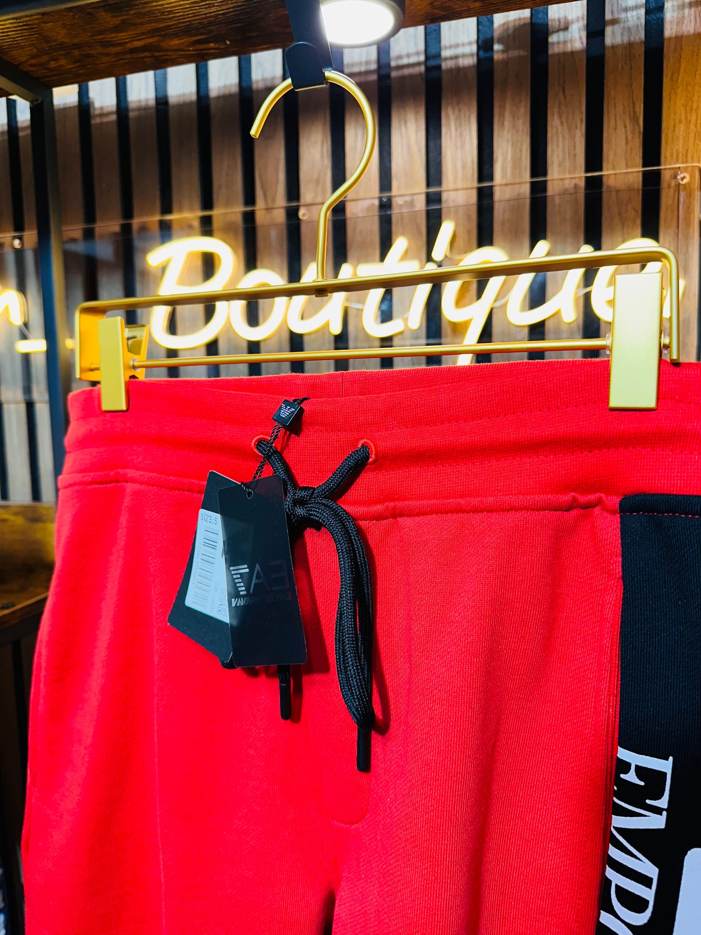 EA7 Shorts red