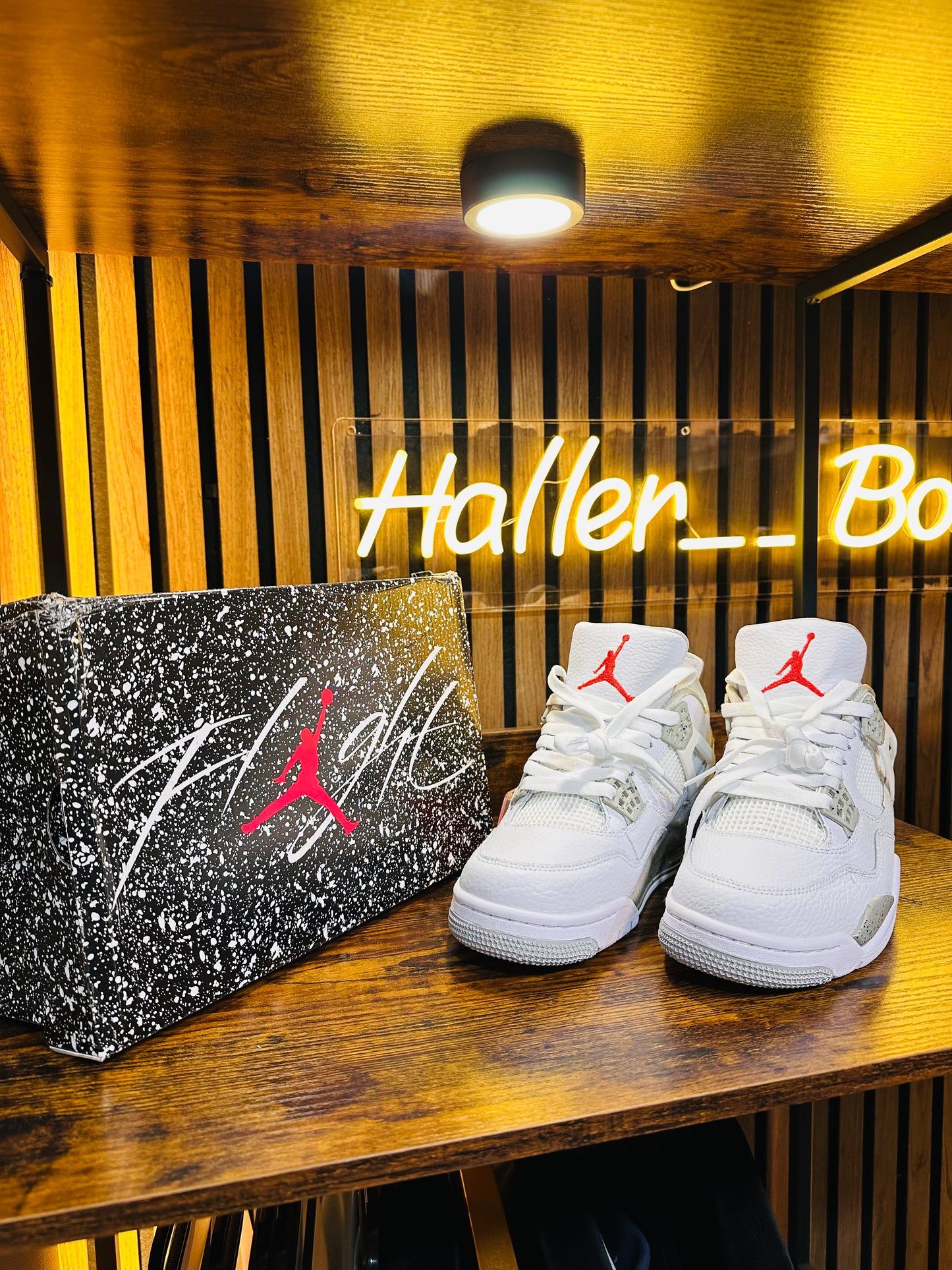 AIR JORDAN